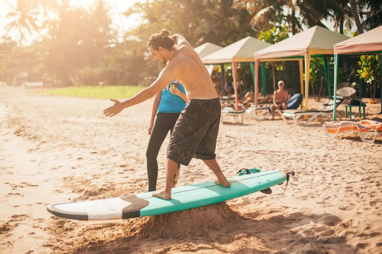 Серф Кемп на Шри Ланке. Серф школа Шри Ланка. Серфинг Шри Ланка Ваддува. Surf шри ланка