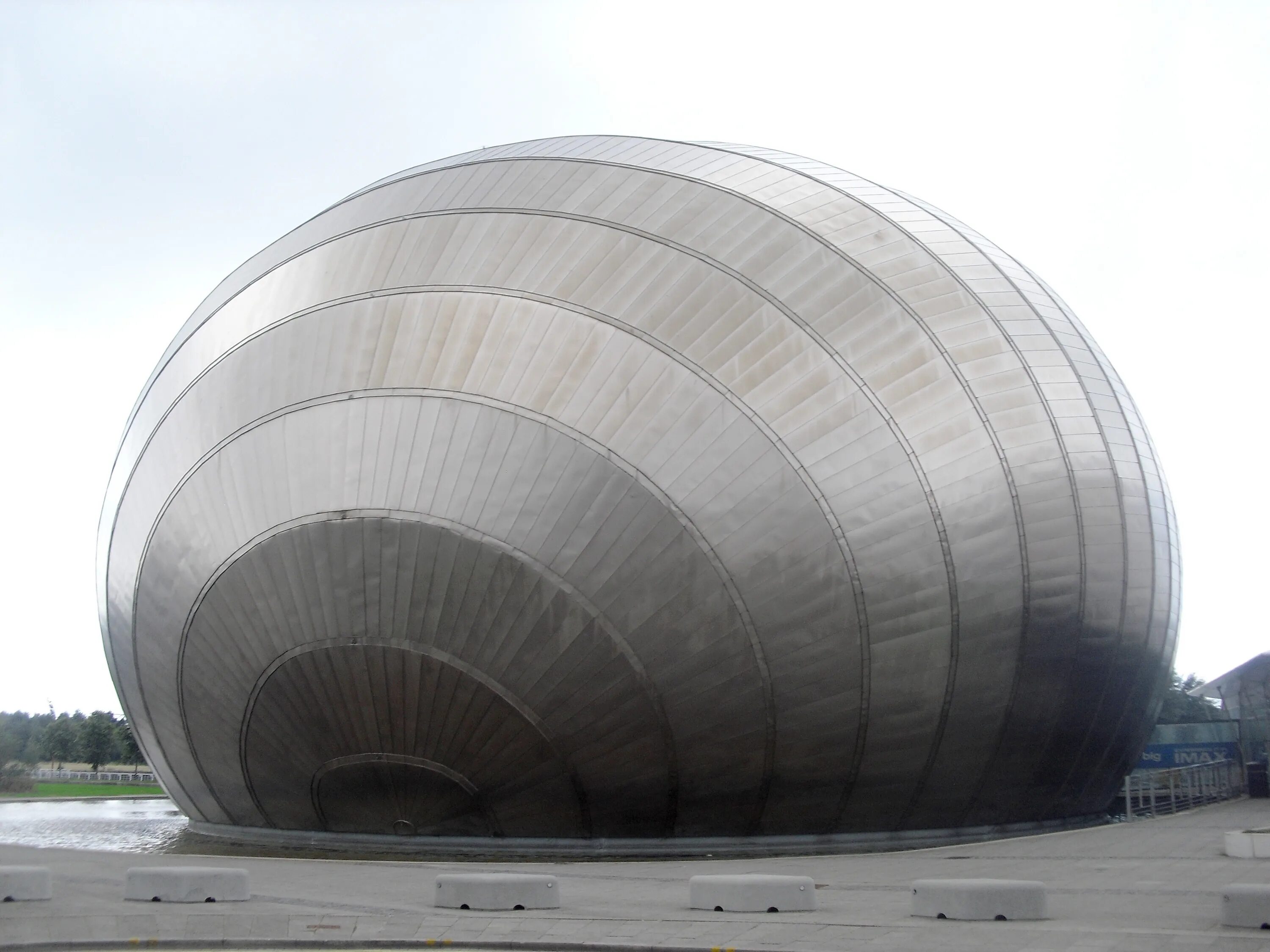 Научный центр Глазго. Glasgow Science Centre фото. Планетарий в Глазго Глазго Великобритания. Здания искусственный объект это.