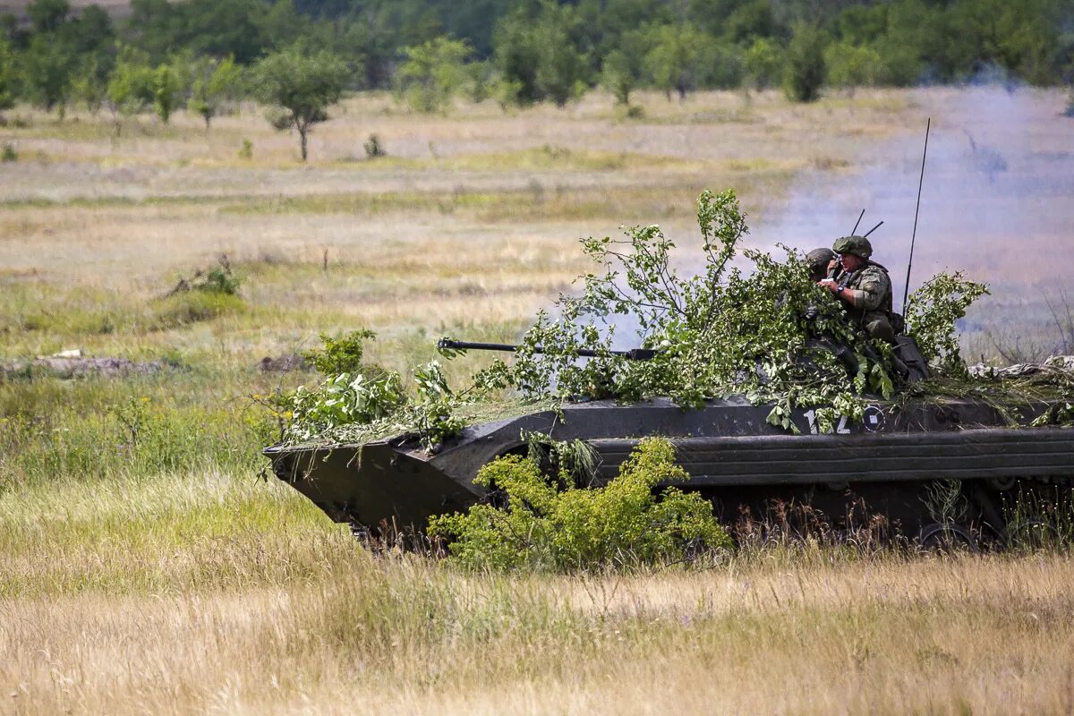 Мотострелковый полк воронеж. Алабино полигон мотострелковый полк. Военные учения. Тактические учения в армии. Учения на полигоне.