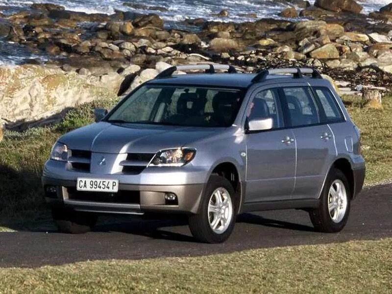 Mitsubishi outlander первое поколение. Mitsubishi Outlander 2001. Митсубиси Аутлендер 1 поколения. Mitsubishi Outlander 1 поколение [2003-2007]. Мицубиси Аутлендер 2003.