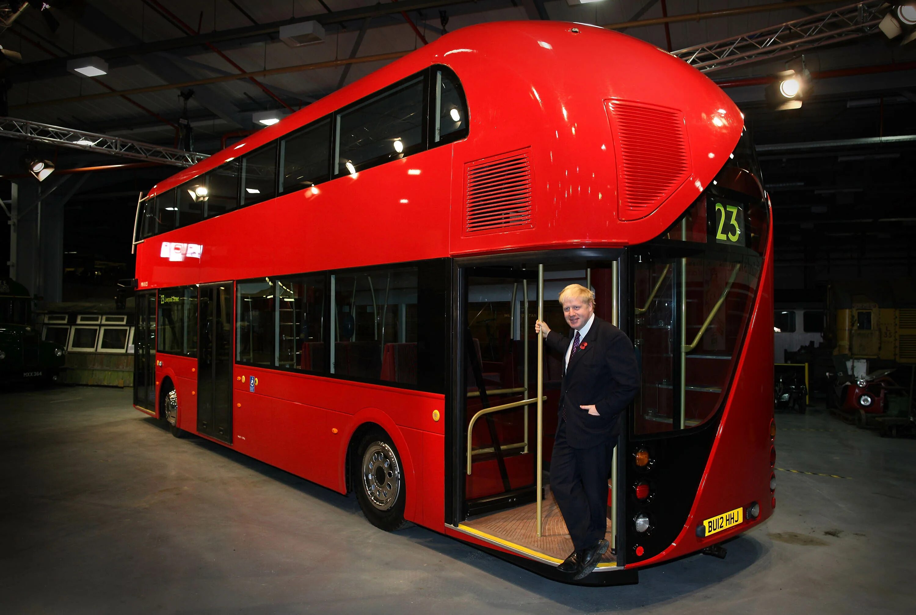 Новые красные автобусы. Двухэтажные автобусы «Routemaster». Автобус New Routemaster. London Double Decker Bus. Двухэтажный автобус Рутмастер.