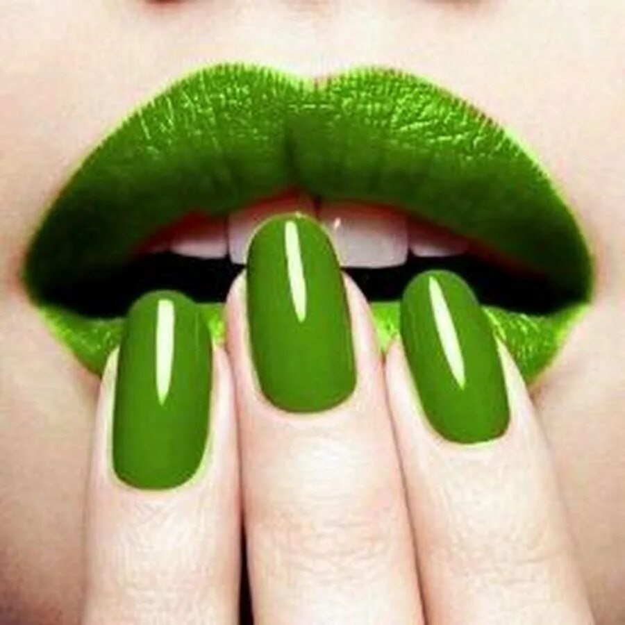 Густые и зеленые у взрослого. Зеленые ногти. Ногти зеленого цвета. Маникюр зеленый. Красивый маникюр зеленого цвета.