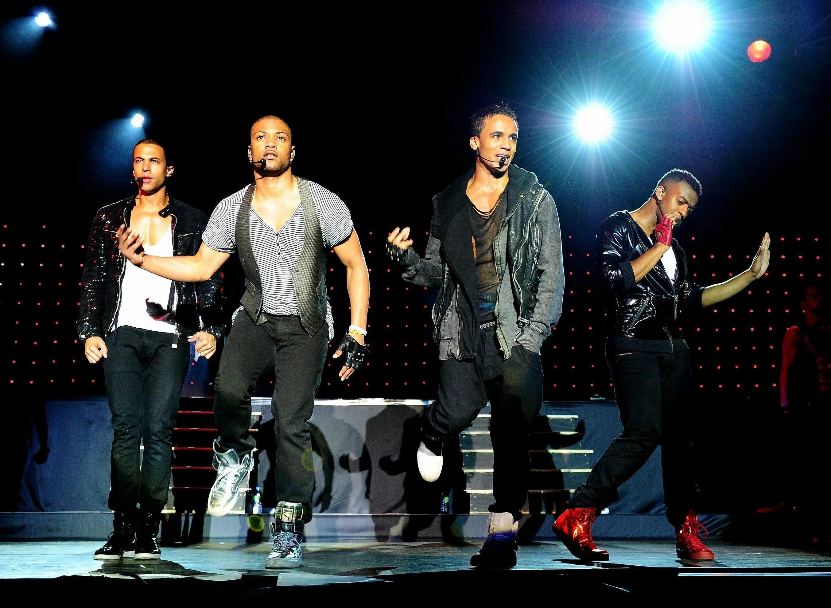 Группа JLS. JLS two Tour. JLS claim Fans. Turn it on again Reunion Tour. 18 июня 2010