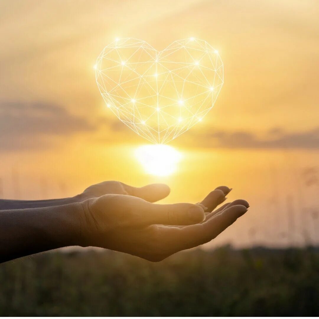 солнце сердечко. солнце любовь. яркое солнце с сердечком. восход и сердечко. солнце сердечко.