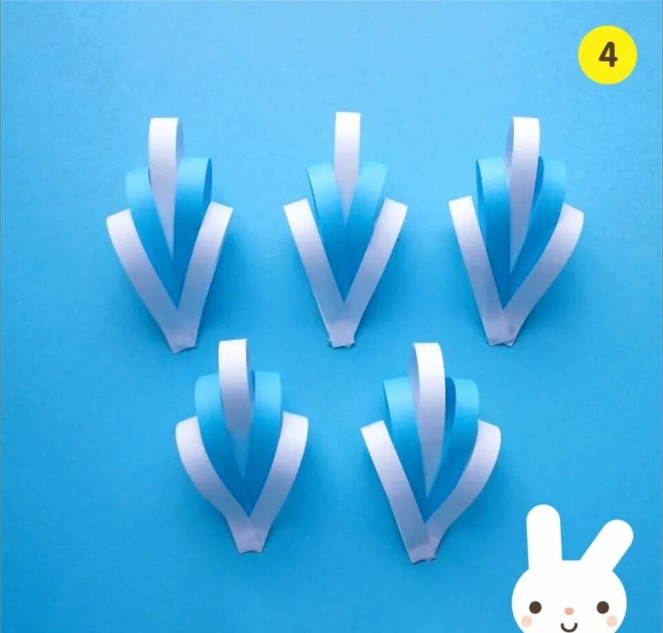 новогодние объемные снежинки. поделка из бумаги снежинка обьемна. снежинка из полосок бумаги. как сделать снежинку из полосок бумаги. снежинки из бумажных полосок.