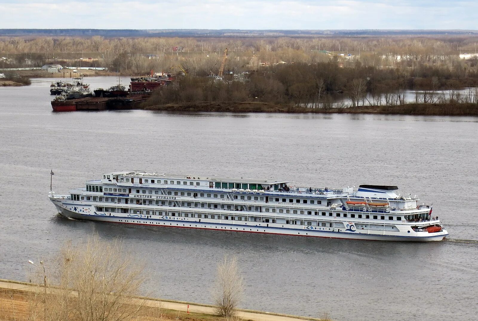 Прогулочный теплоход волгоград. Пароход 19 века в россии. Речные прогулки волгоград. Уфа затон теплоходы. Теплоход самолет.