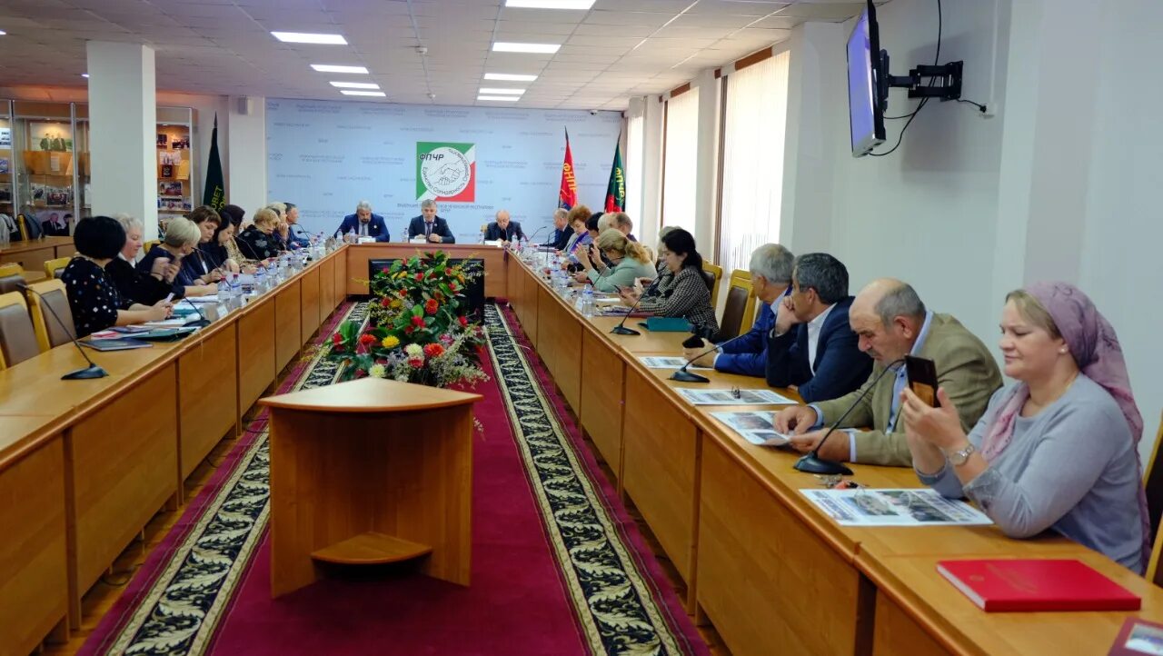 Профком кфу симферополь. Учителю достойную зарплату. Уиц профсоюзов казань. Федерация профсоюзов республики татарстан. Велопробег.