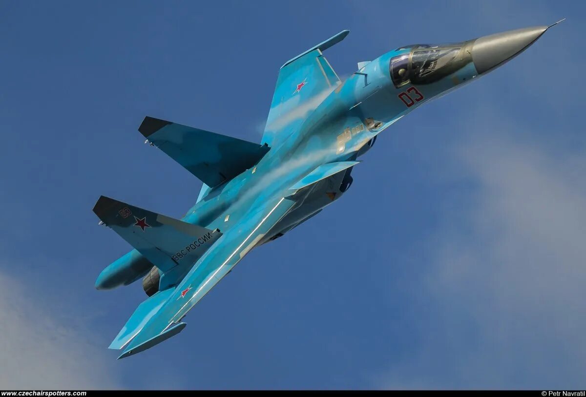 К какой авиации относится самолет су 34. Су34 самолет. Истребитель Су 34м. Су-34 Штурмовик. Су-34 двухдвигательный реактивный самолёт.