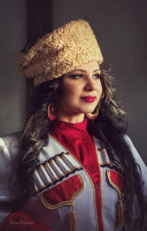 Женщина донская казачка. Красивые казачки. Донской казак донская казачка. Красивая казачка. Донская казачка внешность.