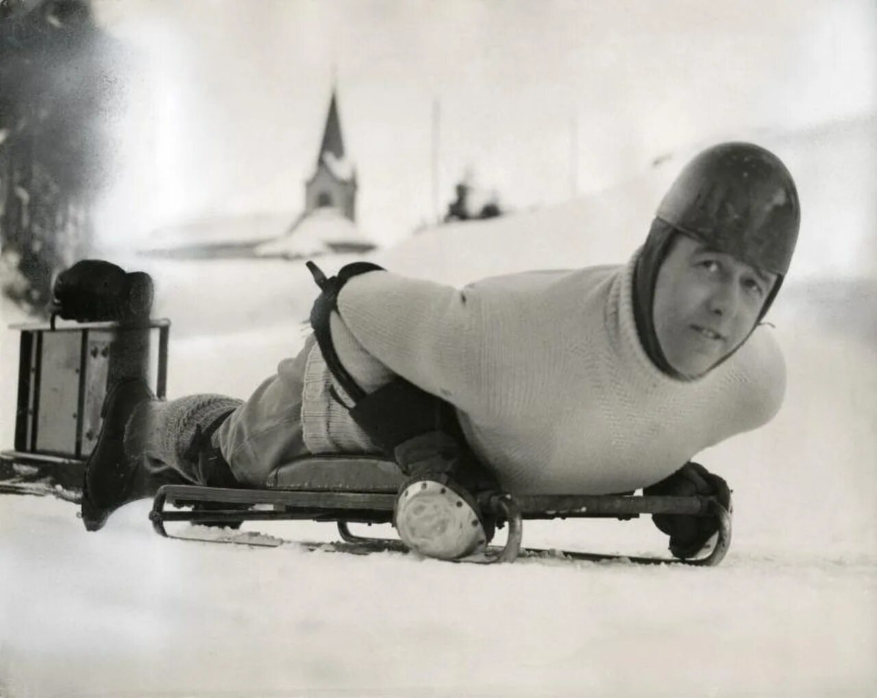 Зимние олимпийские игры 1928 года. Дженнисон Хитон скелетон. Скелетон спорт в 1928. Уилсон Смит Бобслей. Бобслей вид спорта 1948.