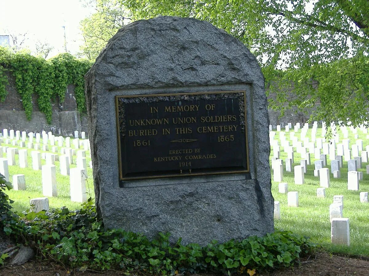 Cave Hill Cemetery в Луисвилле. Кентукки кладбище. Кладбище Юнион. Могила полковника Сандерса. Памятник юнион стоун