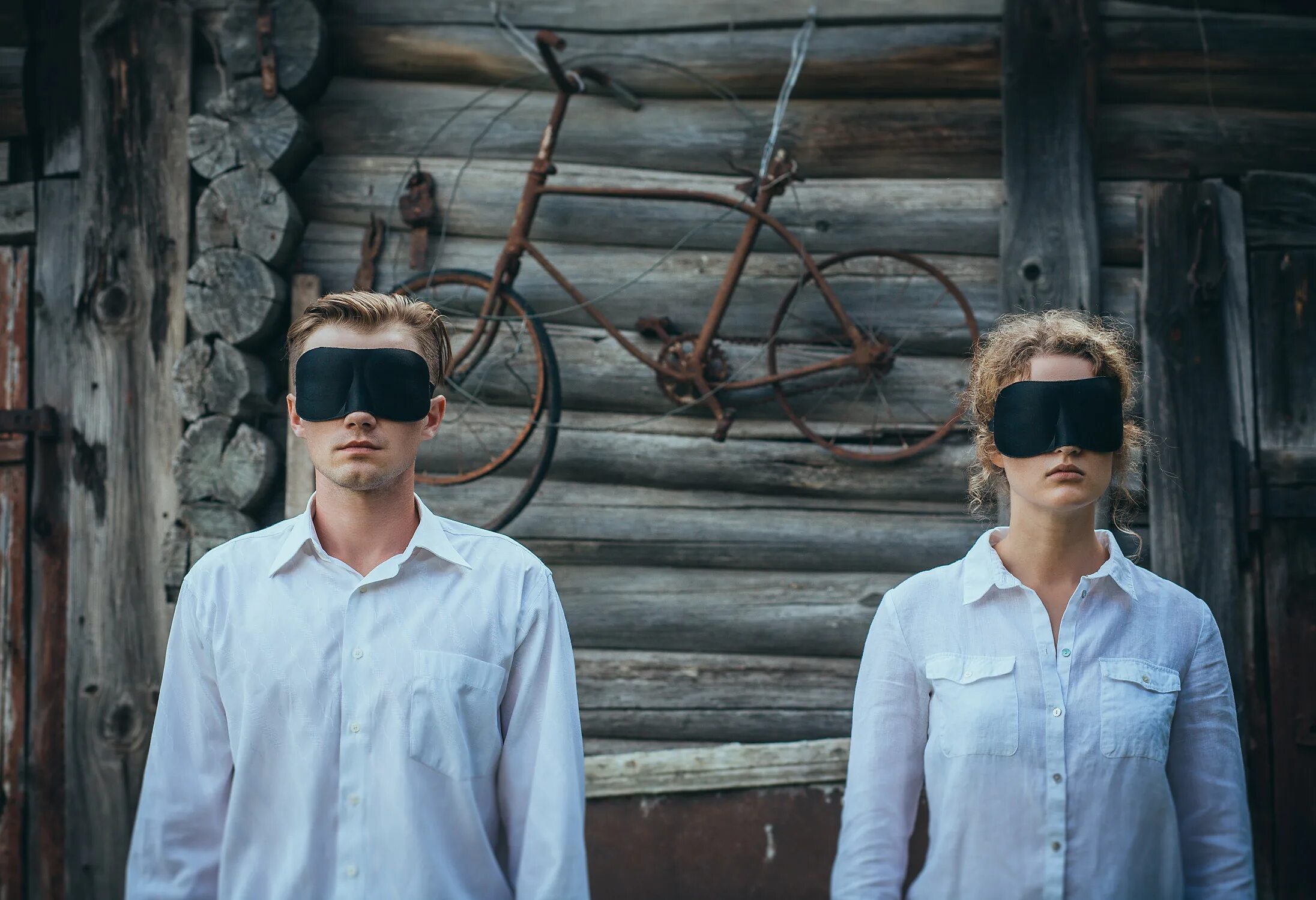 Invisible show. Club mix podcast альбомы. Спектакль невидимых детей герои. Antimatter - the freak show. Человек невидимка 2000.