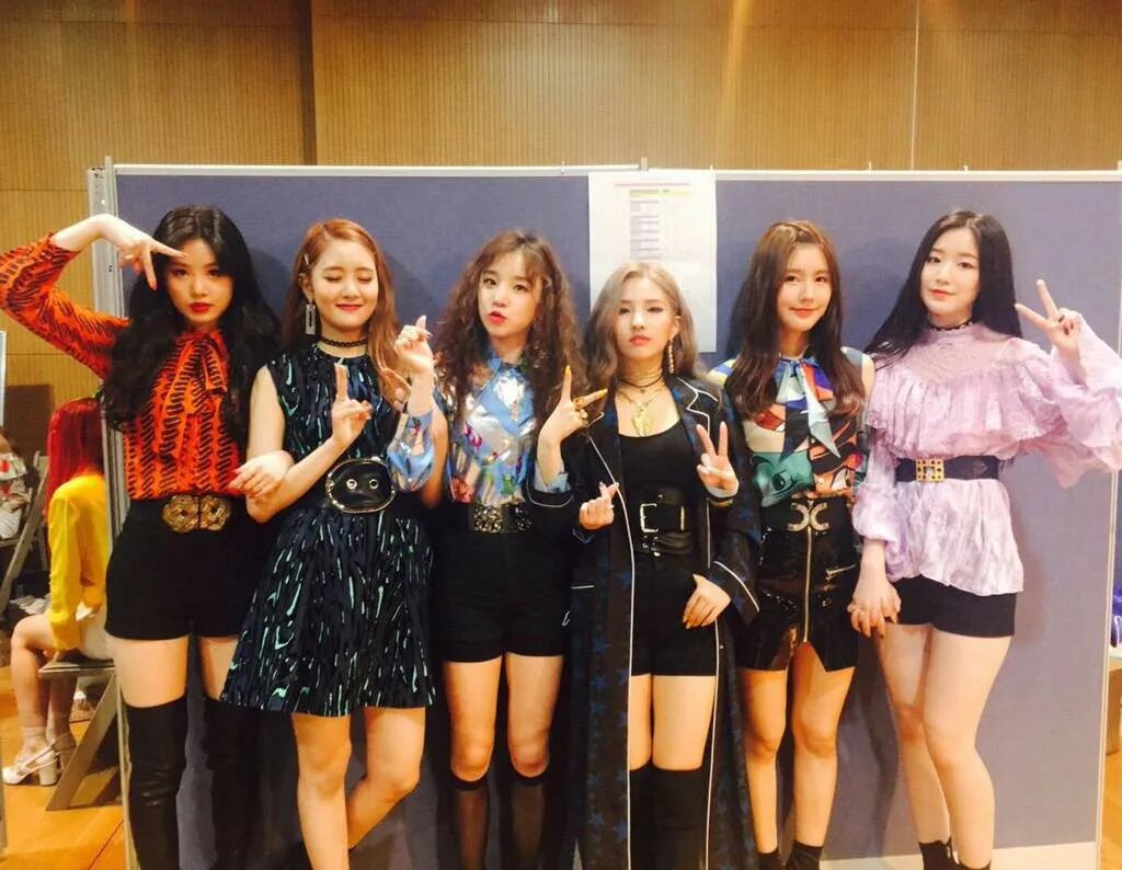 Gidle LATATA. LATATA G I-DLE. (여자)아이들((g)i-DLE) кастюм. Gidle участницы в полный рост.