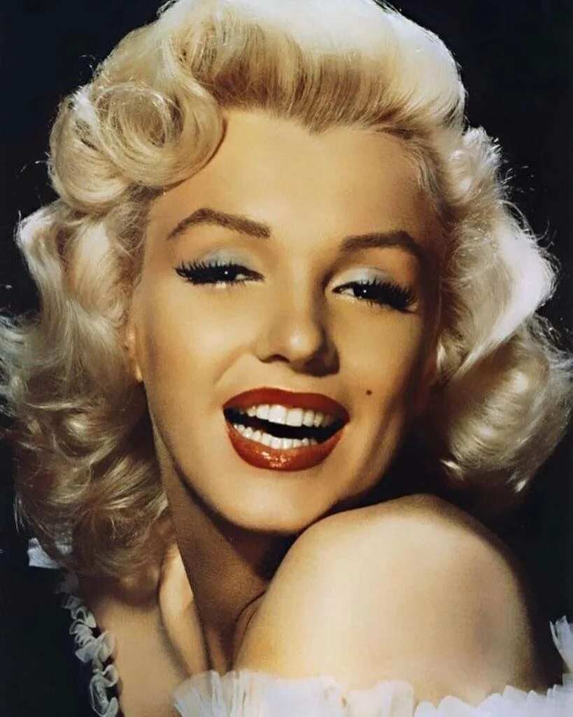 Бюст "мэрилин монро". Пу-пу-пиду доброе утро картинки. Мэрилин монро gifki. Пиду пиду монро. Мэрилин монро.