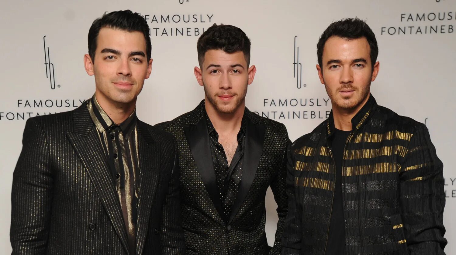 Джонас бразерс 2022. Группа Jonas brothers Джо с женой. Jonas brothers биография личная. Sucker jonas brothers