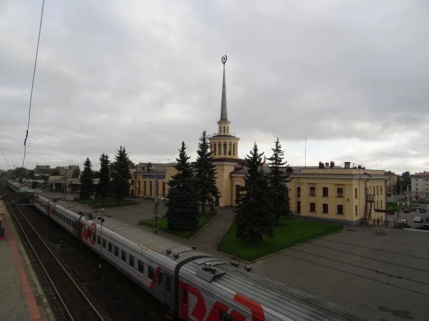 Жд петрозаводск телефон. Железнодорожный вокзал Петрозаводск, Петрозаводск. ЖД вокзал Петрозаводск Петрозаводск. Петрозаводск вокзал ЖД вокзал. Петрозаводск пасс вокзал.