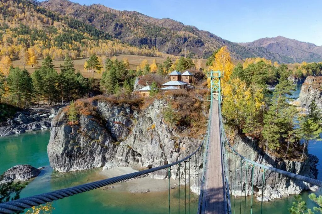 Трансфер горно алтайск. Остров Патмос. Патмос Алтай. Патмос (остров на реке Катунь). Остров Патмос в Горном Алтае на реке Катунь.