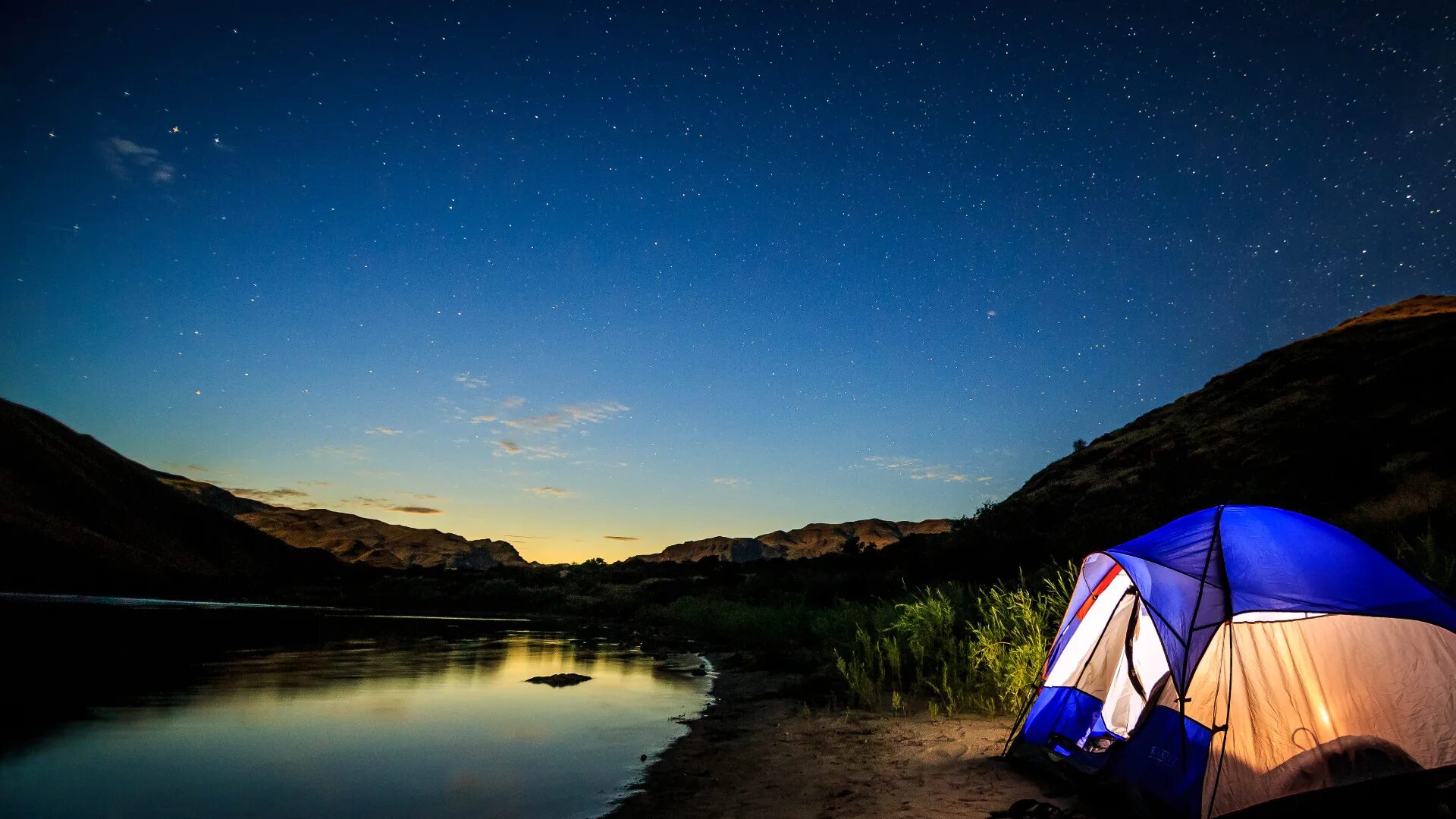 Sky camping. Палатка в горах. Звездное небо и палатка. Небо с палаткой. Кемпинг небо.