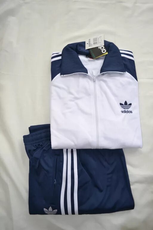 Купить костюм адидас 80 90. Спортивках adidas 90. Костюмы адидас 80 adidas. Спортивные костюмы адидас 80-90. Спортивный костюм адидас мужской Vintage 90.