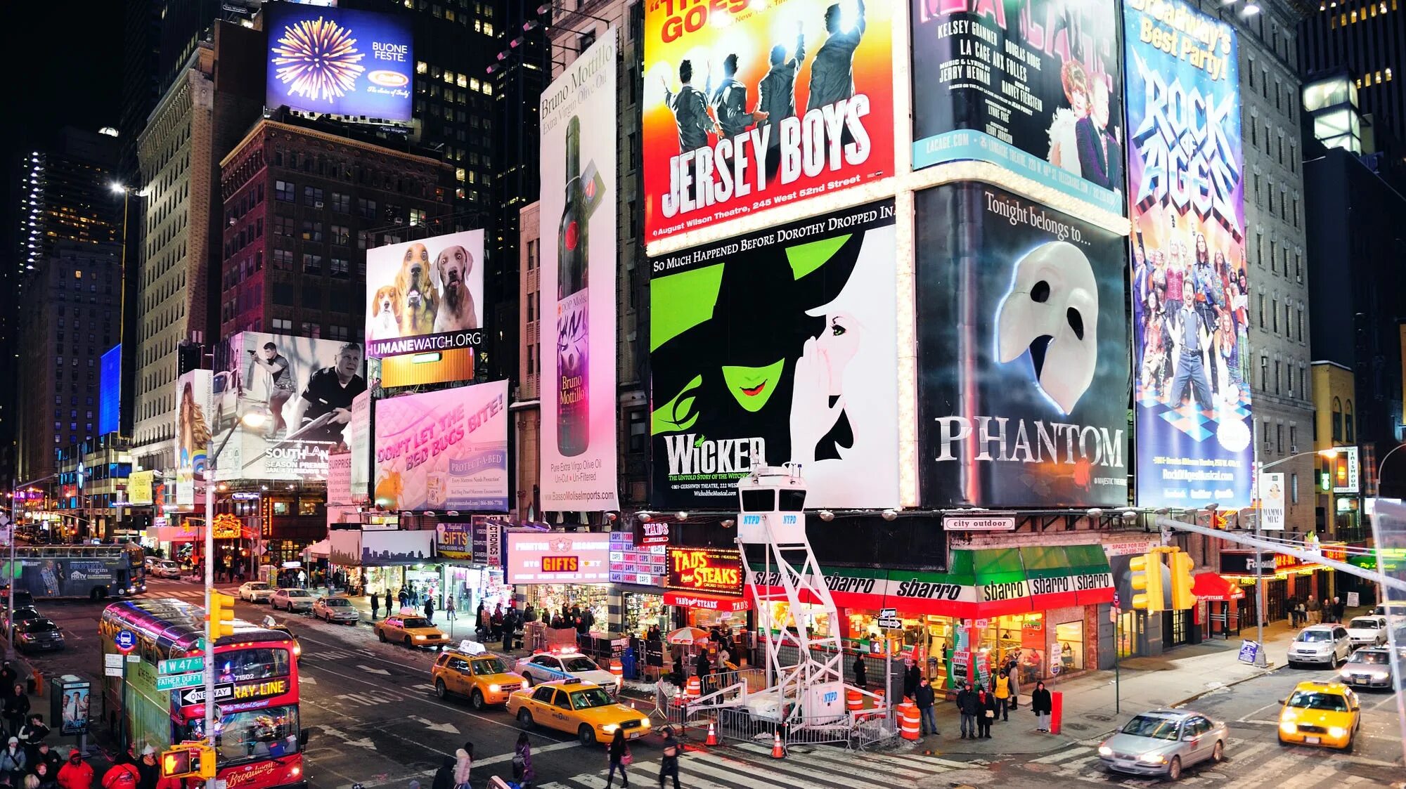 Ночной таймс-сквер в нью-йорке. Центральная улица нью-йорка. Большой город реклама. Нью-йорк таймс сквер. Большой город реклама.