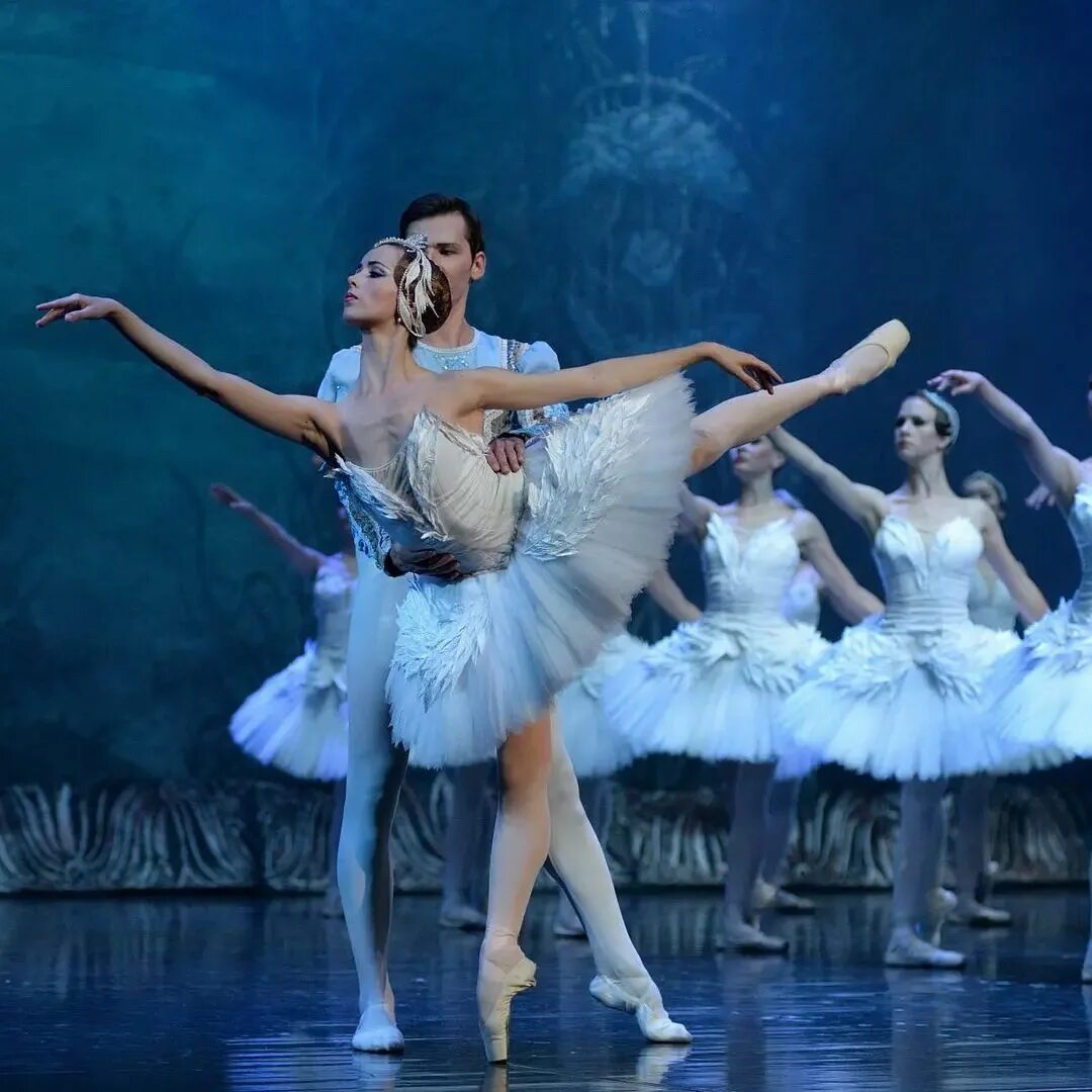Франческа хэйуорд щелкунчик. Лебединое озеро эйфмана. Баллет лебединое озеро. Какой балет лучше. Какой балет лучше.