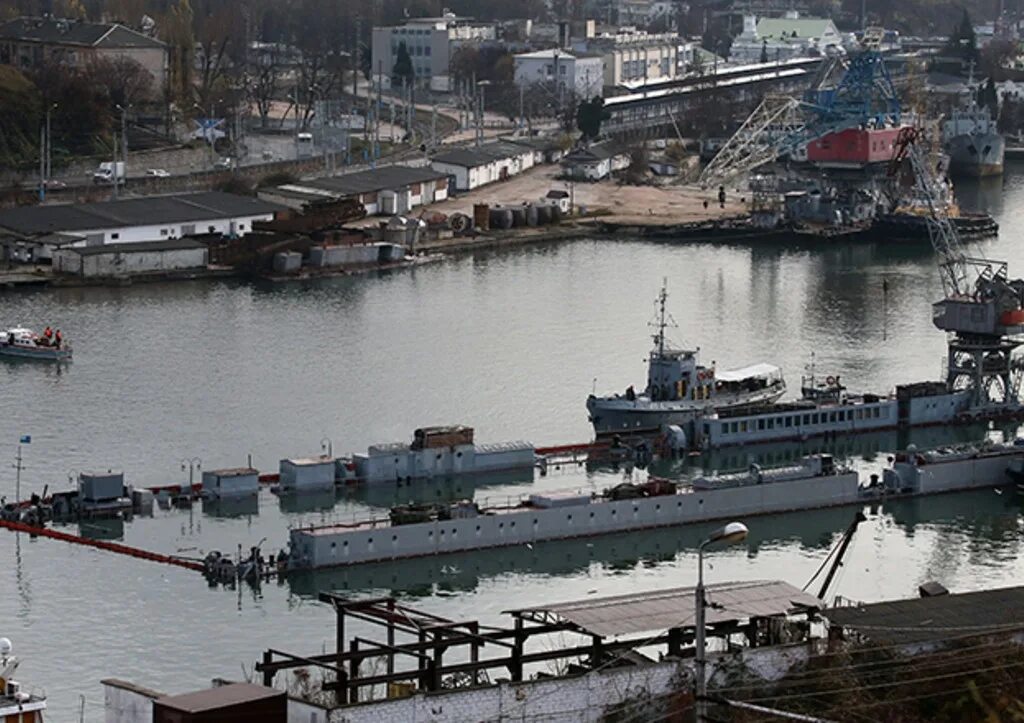 Севастополь подводная лодка плавучий док. В Севастополе затонул плавучий док. Пд-16 плавучий док. Пд 16