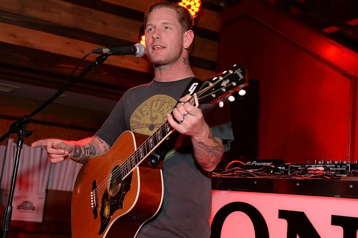 Кори Тейлор. Corey Taylor Guitar. Corey Taylor Acoustic. Coupe певец.