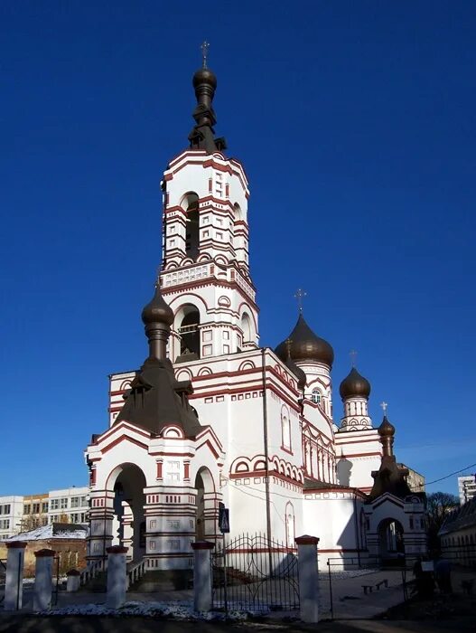 Церковь дмитрия солунского в москве на благуше. Храм дмитрия солунского ул ибрагимова. Храм димитрия солунского на благуше. Храм дмитрия солунского ул ибрагимова. 6 метро.