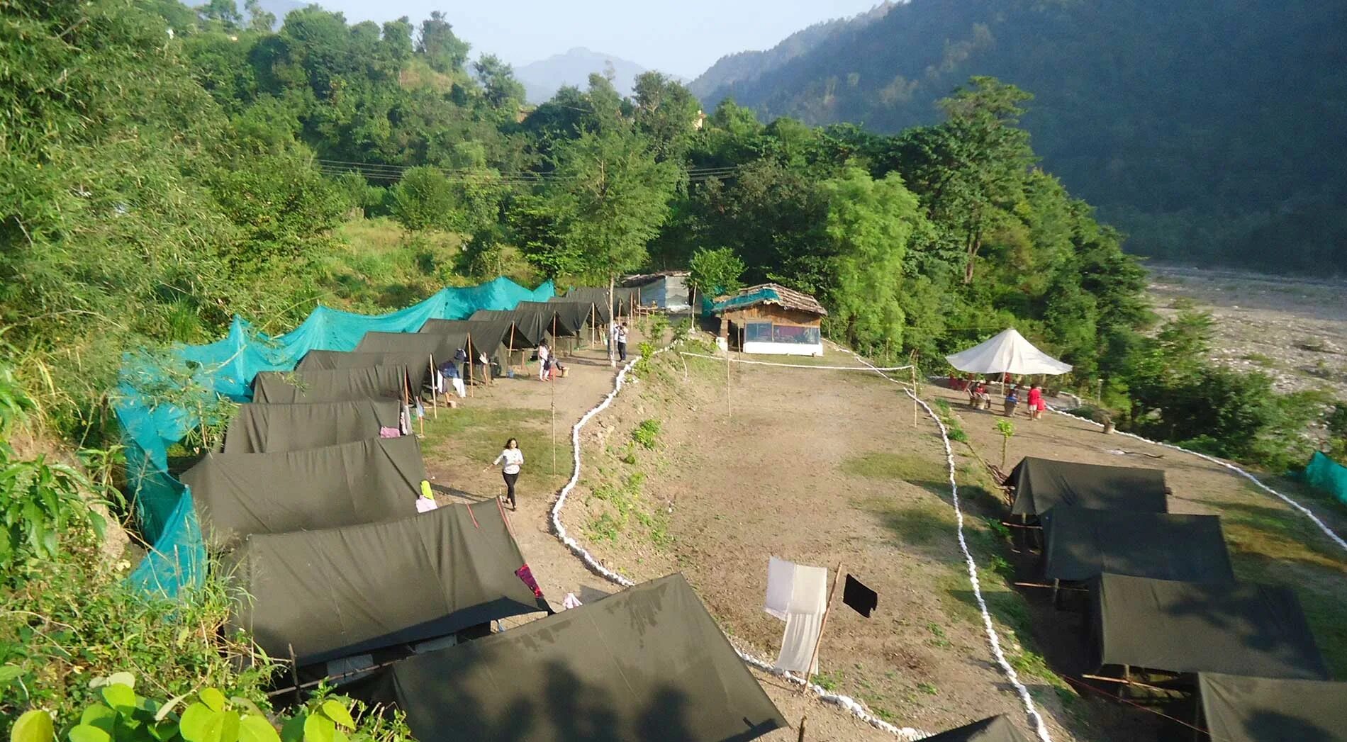 Кемпинг на плоту. Водопад НИР В Ришикеше. Кемпинг на рафте. Camp Velley.