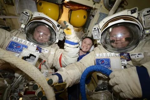 Выход космонавтов в открытый