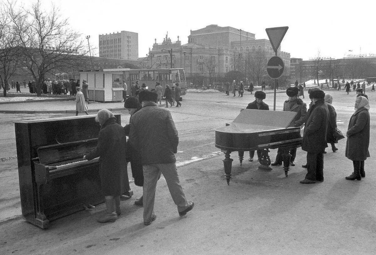 Екатеринбург в 90. Свердловск 90 годов. Свердловск 90-х. Свердловск 90 годов. Свердловск 90-х.