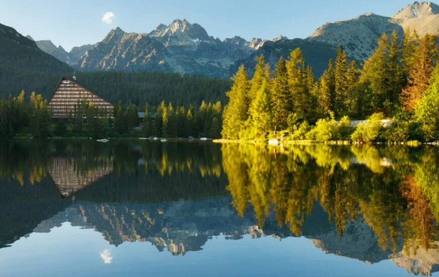Озеро Штрбске-Плесо. Штребске Плесо, Словакия. Татры Словакия озера. Высокие Татры Словакия. Минеральное озеро европы