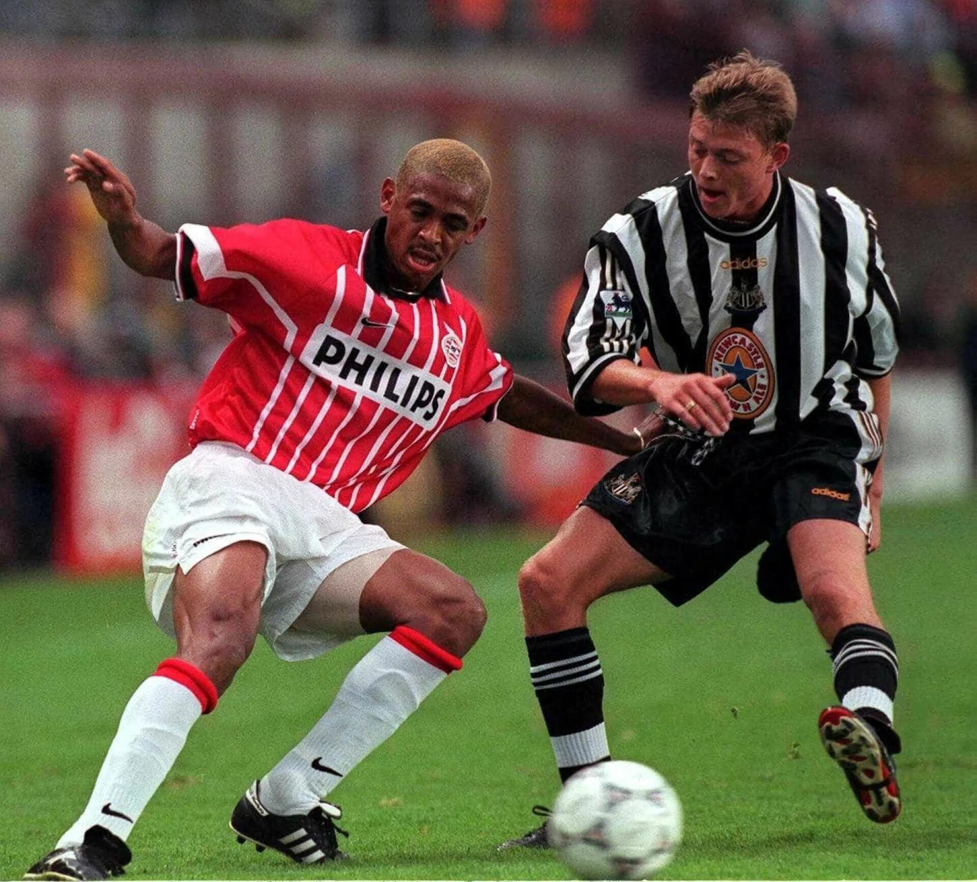 Fc match. PSV 1997. PSV 1996/1997. Jon Dahl Tomasson 2002. Ретро футбольные формы Ньюкасла Юнайтед Ширер.
