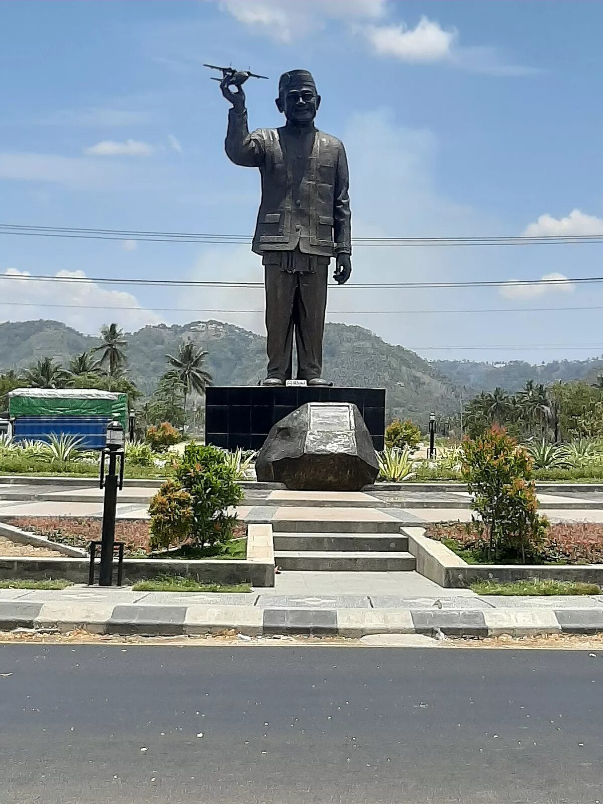Gorontalo. Горонтало индонезия. Село дуба-юрт в чечне. Gorontalo. Джуба южный судан достопримечательности.