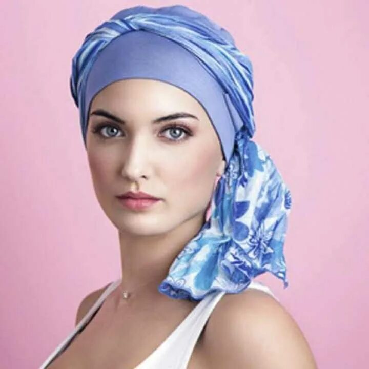 Шарф на голову видео. Красивые платки. Платок на голову. Летний платок на голову. Стильный платок на голову.