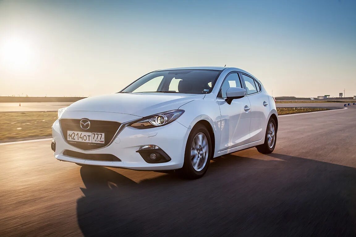 Mazda 3 White. Мазда 3 2015. Мазда 3 белая. Мазда 3 2013-2017. 3 июня 2015