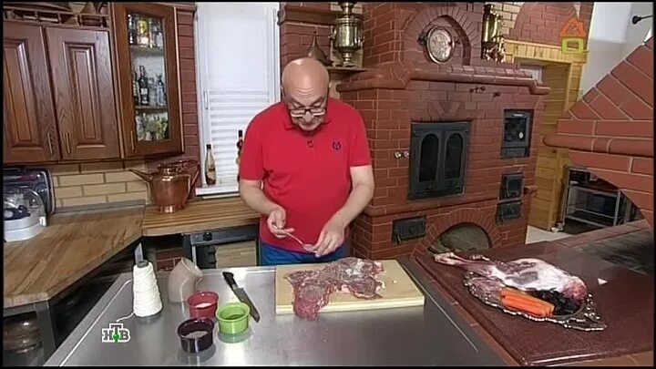 Бухлама. Баранина сталик ханкишиев рецепт. Бараньи ребрышки с луком в казане сталик ханкишиев. Седло барашка блюдо. Блюдо джиз быз азербайджанская.