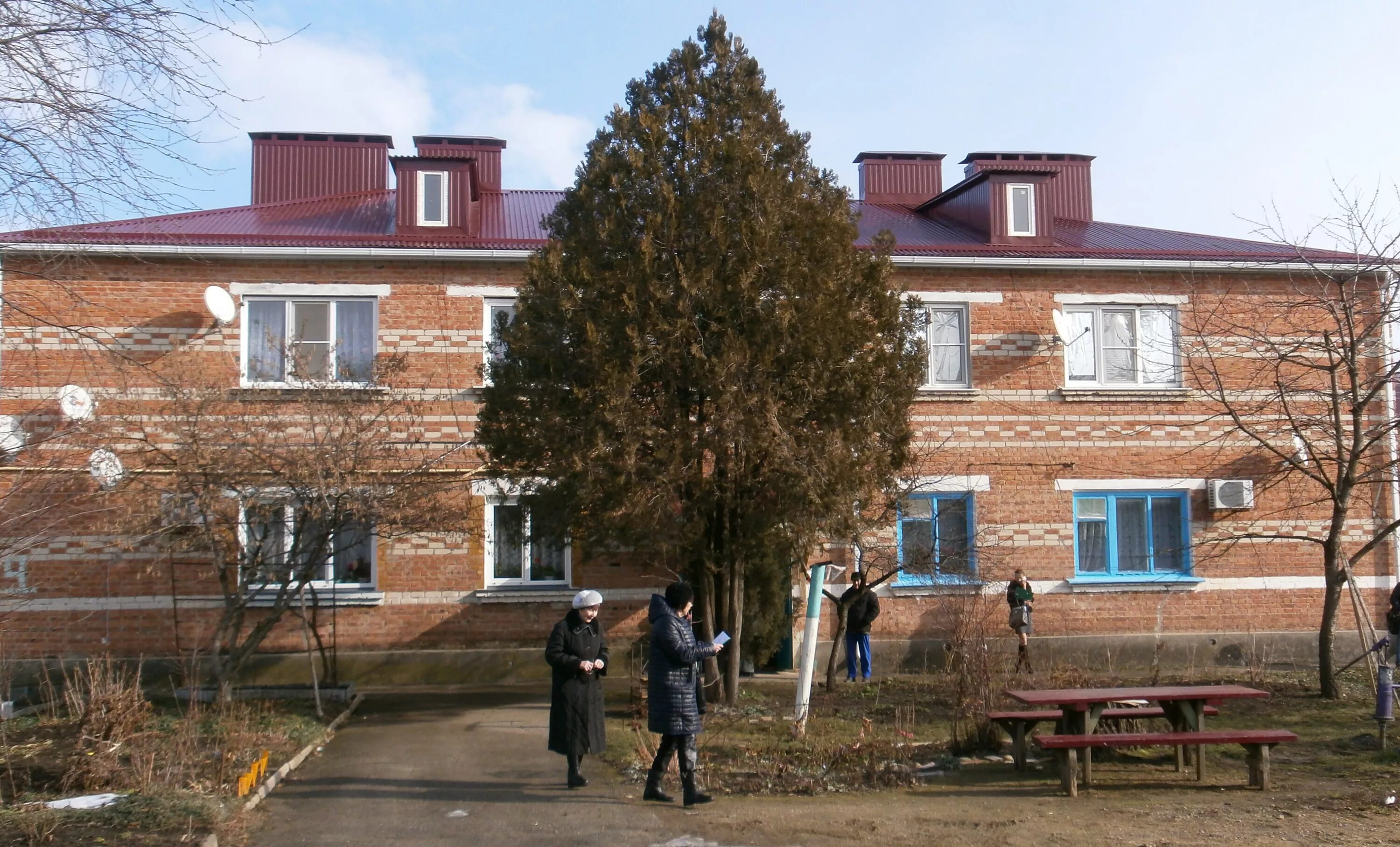 Поселок высокий Курганинский район. Капремонт Курганинск. Капитальный ремонт многоквартирных домов Северский район. Детдом Курганинский район реконструкция крыши.