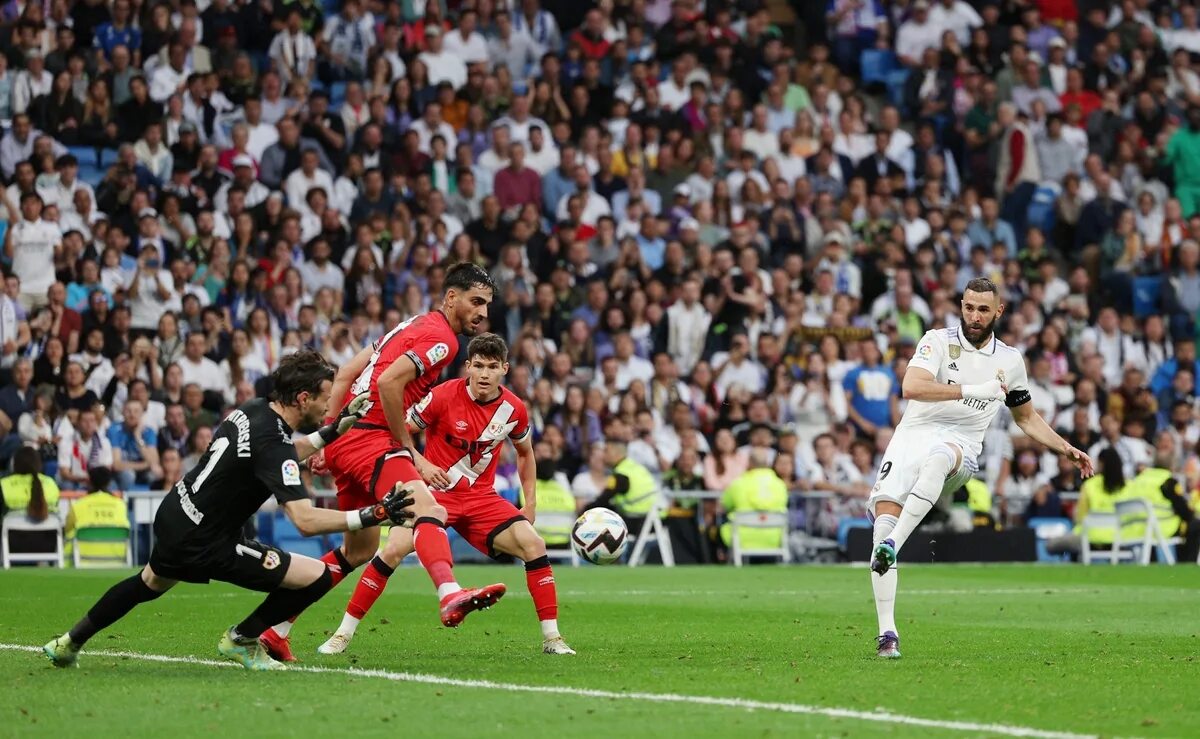 Трансляция матча райо вальекано реал. Реал Мадрид райо Вальекано. Real Madrid vs Rayo Vallecano. Атлетико Реал Сосьедад.