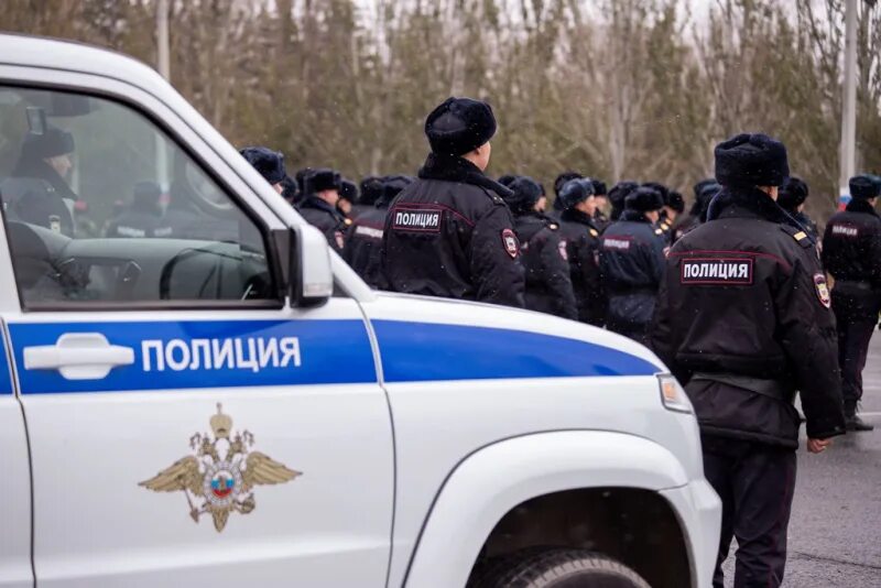Гоман полиция омска. Полиция машина дпс. Омская полиция. Охранник полиции. Полиция участок омск.
