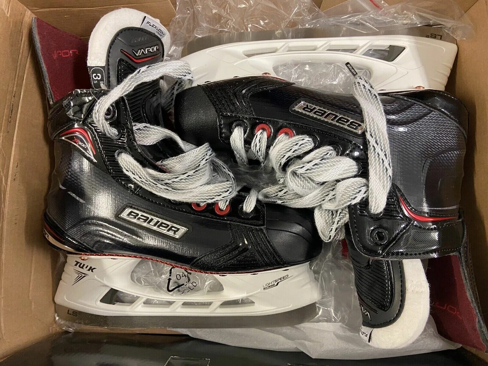 Коньки bauer lightspeed pro. Bauer vapor 3x jr. 5. 7. Коньки bauer vapor x.
