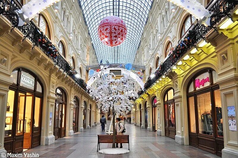 Сейчас внутри. Гум москва сейчас. shopping center гум.