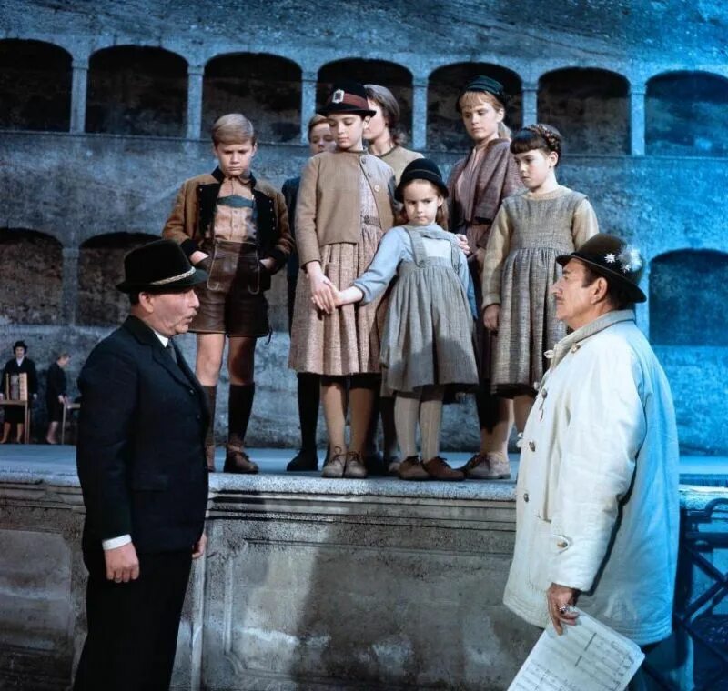 Звуки музыки мюзикл 1965. The sound of music 1965. Джули эндрюс звуки музыки. Свадьба джули эндрюс. My favourite things julie andrews.