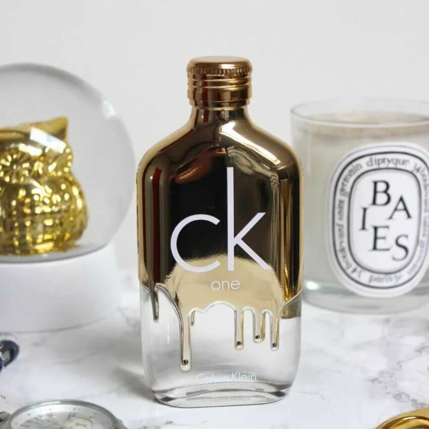 Calvin klein kag231lx. Calvin klein one gold туалетная вода унисекс 50 мл. Кельвин кляйн золотой. Calvin klein one gold 50ml. Кельвин кляйн золотой.