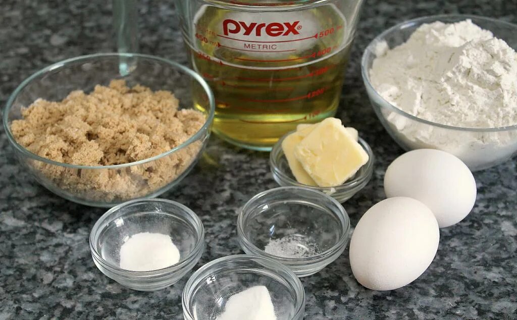 Мука соль. Мука яйца сахар вода что приготовить. Продукты для приготовления оладий на молоке. Продукты для приготовления оладий на воде. Яйца вода мука сахар что приготовить