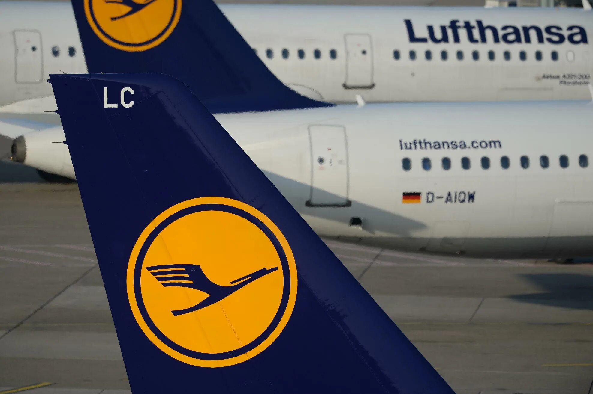 Авиабилеты купить люфтганза. Самолет Люфтганза. Люфтганза (Lufthansa) Германия. Самолет Люфтганза полет. Lufthansa German Airlines (Германия).