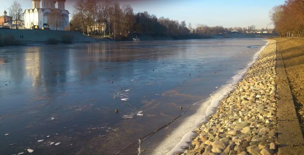 Река Вологда. Вологда река Вологда. Загрязнённая река Вологда. Река Вологда полынья. Уровень воды в реке вологда сегодня