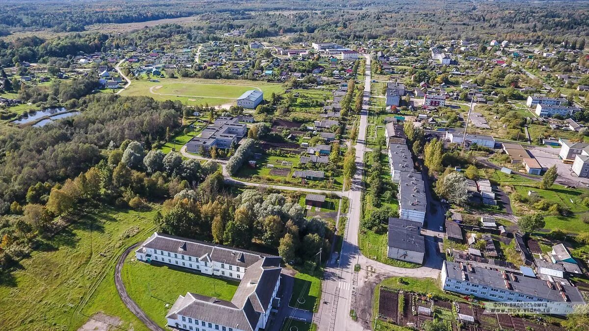 Новгородская область 2019. Батецкий поселок. Батецкий район Новгородской. Деревни Батецкого района Новгородской области. Музей п. Батецкий Батецкого района Новгородской области.