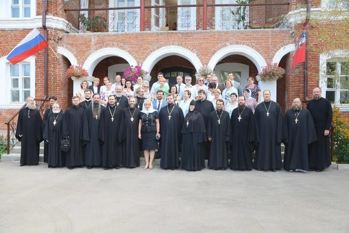 1 православная школа. Православная гимназия Серпухов. Православная школа. Православные гимназии в Московской области. Школы Подмосковья.