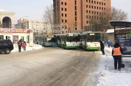 Бастрафик. Автовокзал Красноярск. Красноярск веб камера автовокзал Восточный. Фото автовокзала Красноярск зимой.